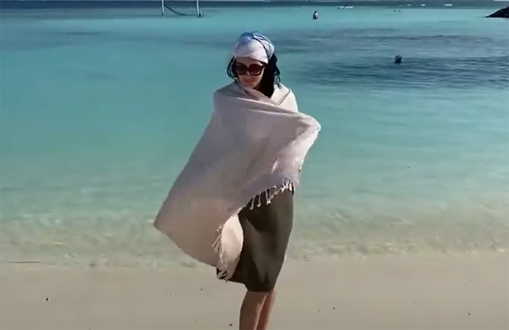 How Do You Stay Warm At The Beach?